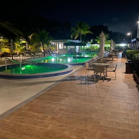 Apartamento Flat Em Guarajuba Com Excelente Estrutura Exterior foto